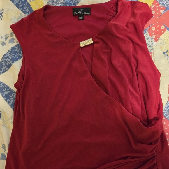 Red sleeveless Ronni Nicole Evenings top - Picture 2 of 3